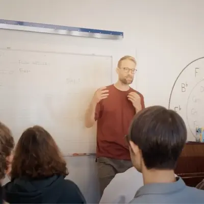 Den Rytmiske Højskole søger to højskolelærere
